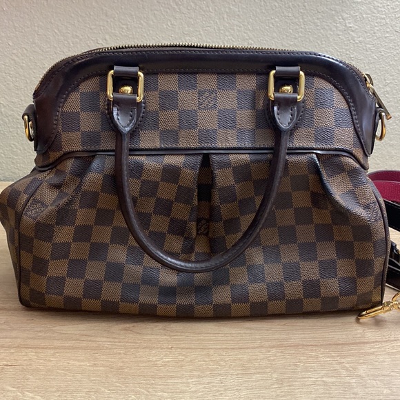 LOUIS VUITTON Damier Ebene Trevi PM w/LV Strap - Picture 9 of 14